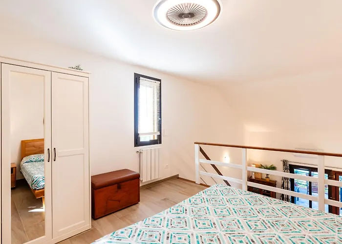 Beautiful Seaview By Interhome